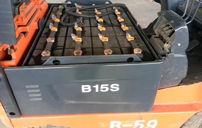 威海叉車蓄電池.jpg